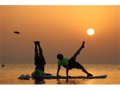 برگزاری اولین دوره مسابقات ستارگان پدل‌برد پیلاتس در خلیج نیلگون همیشه فارس (جزیره کیش) 37